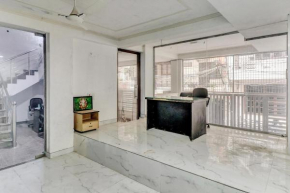 Hotel O South Plaza Near Qutab Minar Metro Station